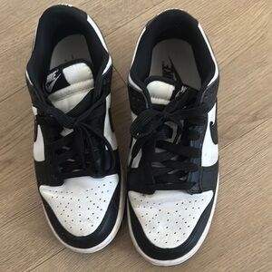 Nike Men's Black and White Sneakers